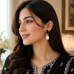 Drop Pearl Earrings – Classic Elegance in Every Drop (Black)