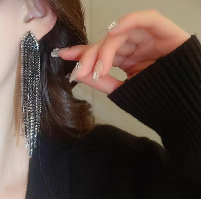 Drop Long Earrings – Elegant & Timeless Style