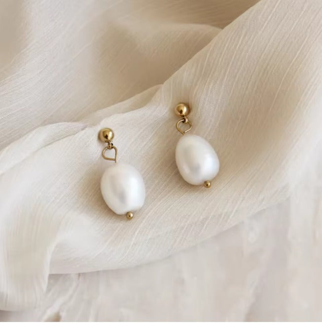 Tops Design Earrings – Minimal Style, Maximum Impact