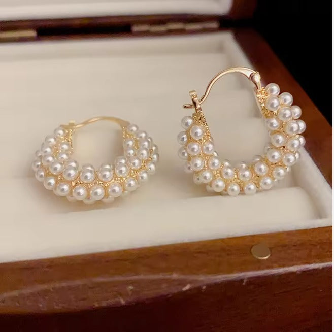 Pearl Drop Round Earrings – Elegant & Timeless