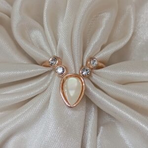 Praxis Pearl Trio Ring